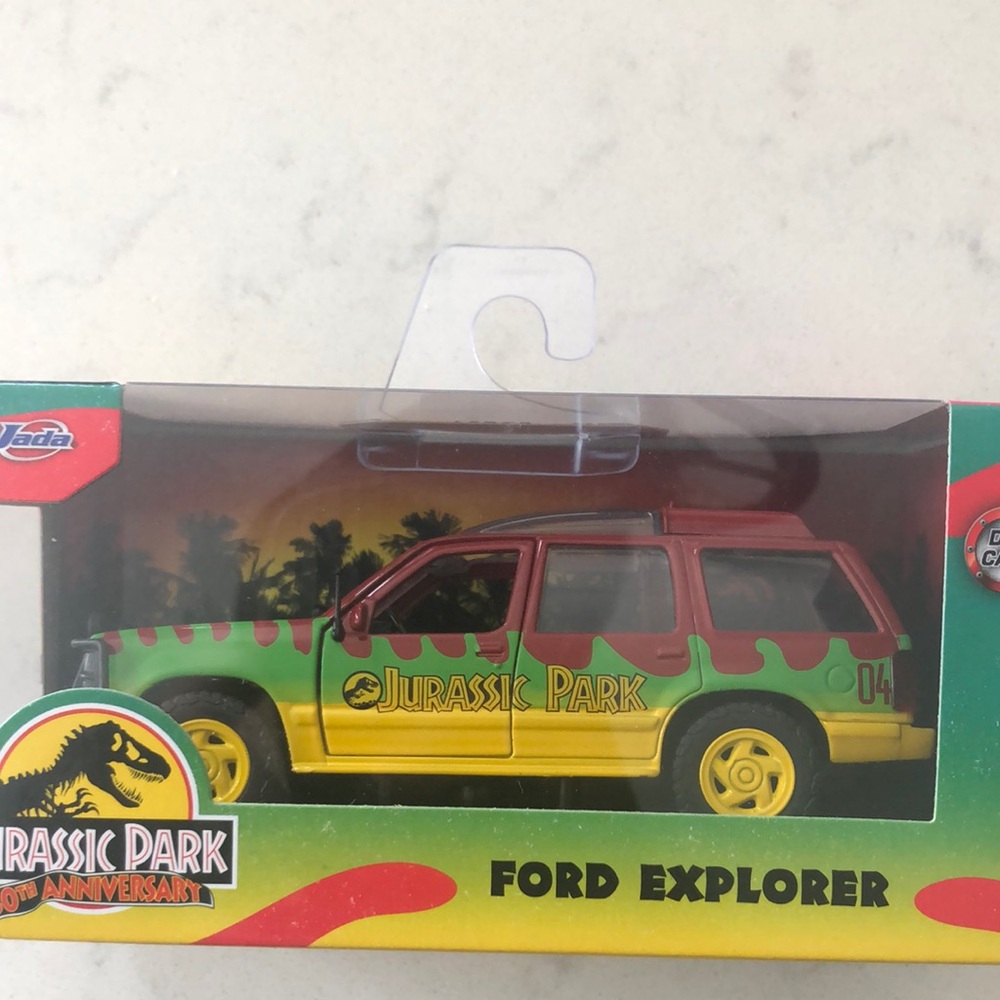 Jurassic Park Ford Explorer Die-Cast - Picture 2 of 6